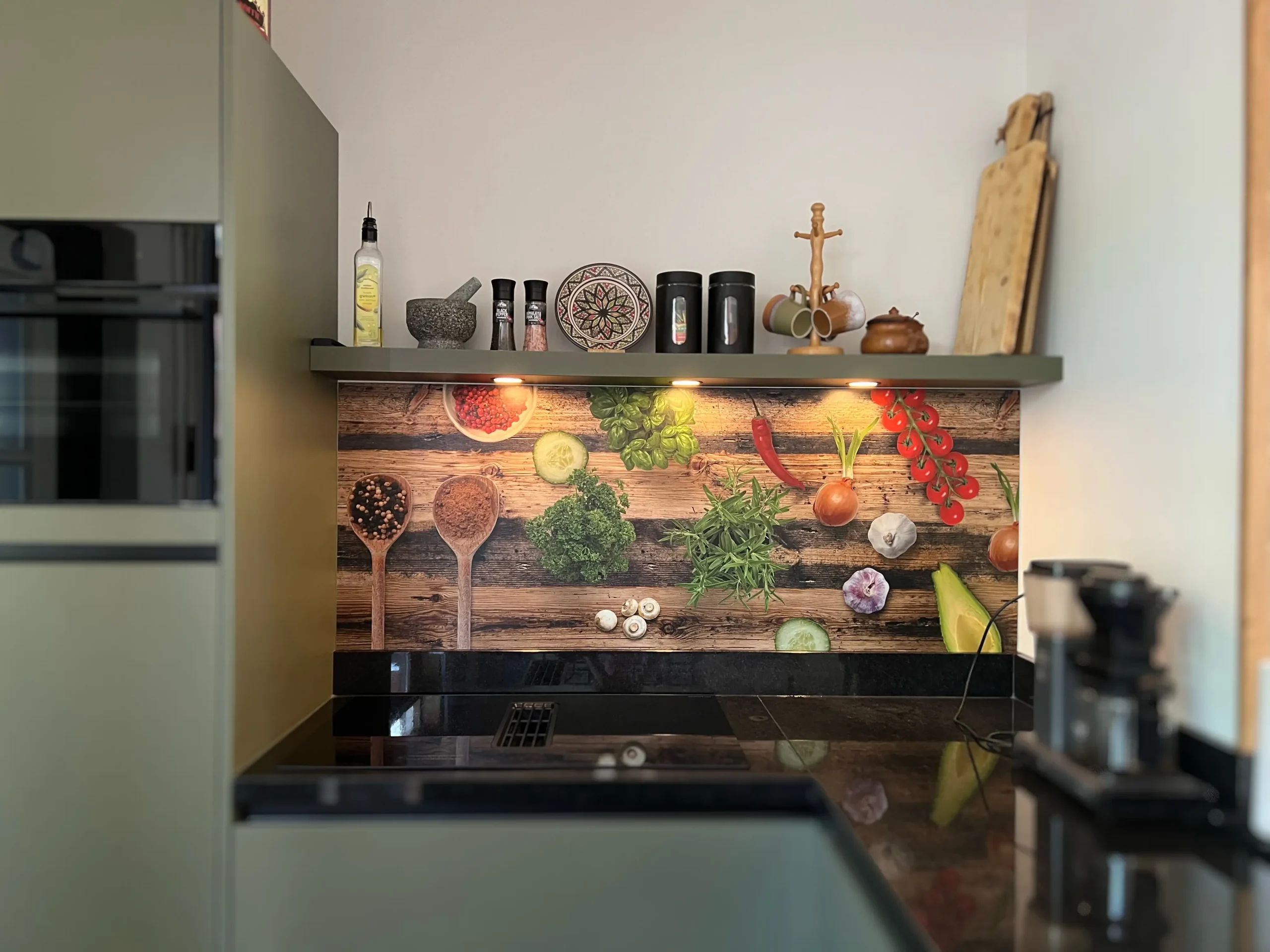 Keuken Achterwand Hout met kruiden DW4412